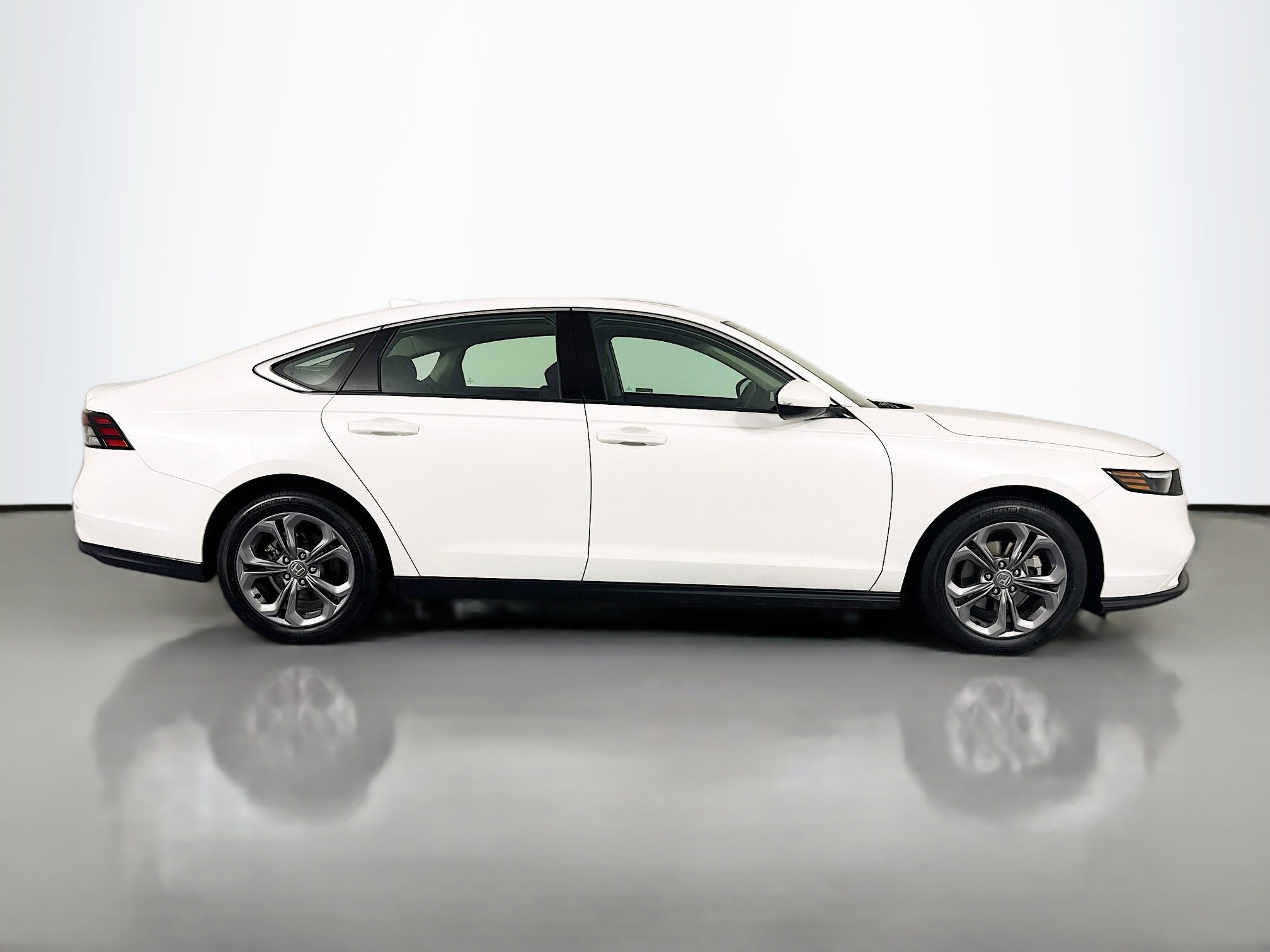 Certified 2024 Honda Accord EX image 4