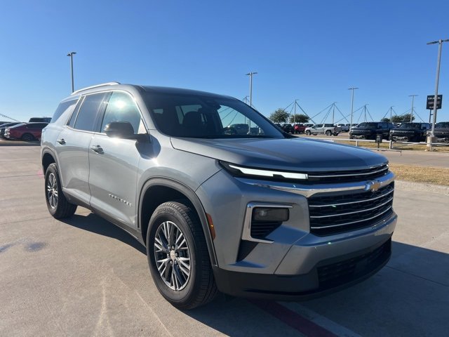 Used 2025 Chevrolet Traverse LT