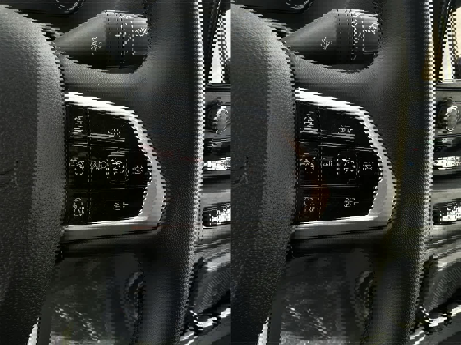 Used 2024 RAM ProMaster 3500 w/ Delivery Van Package image 21