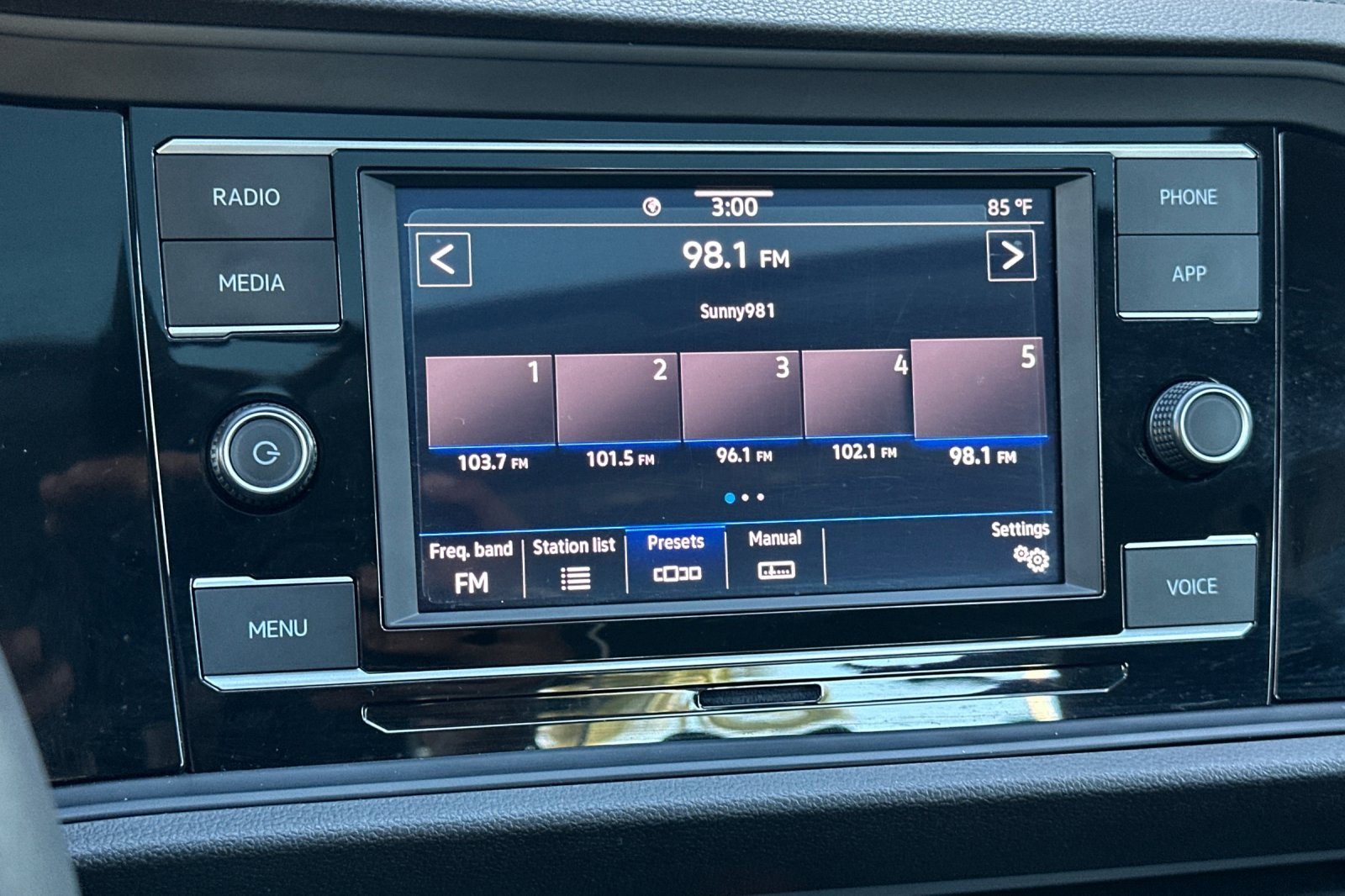 Certified 2024 Volkswagen Jetta SE image 17