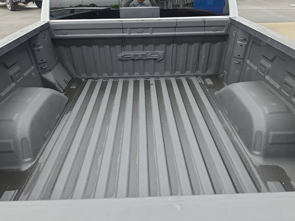 Used 2023 GMC Sierra 1500 AT4 w/ Technology Package AWD/4WD image 31