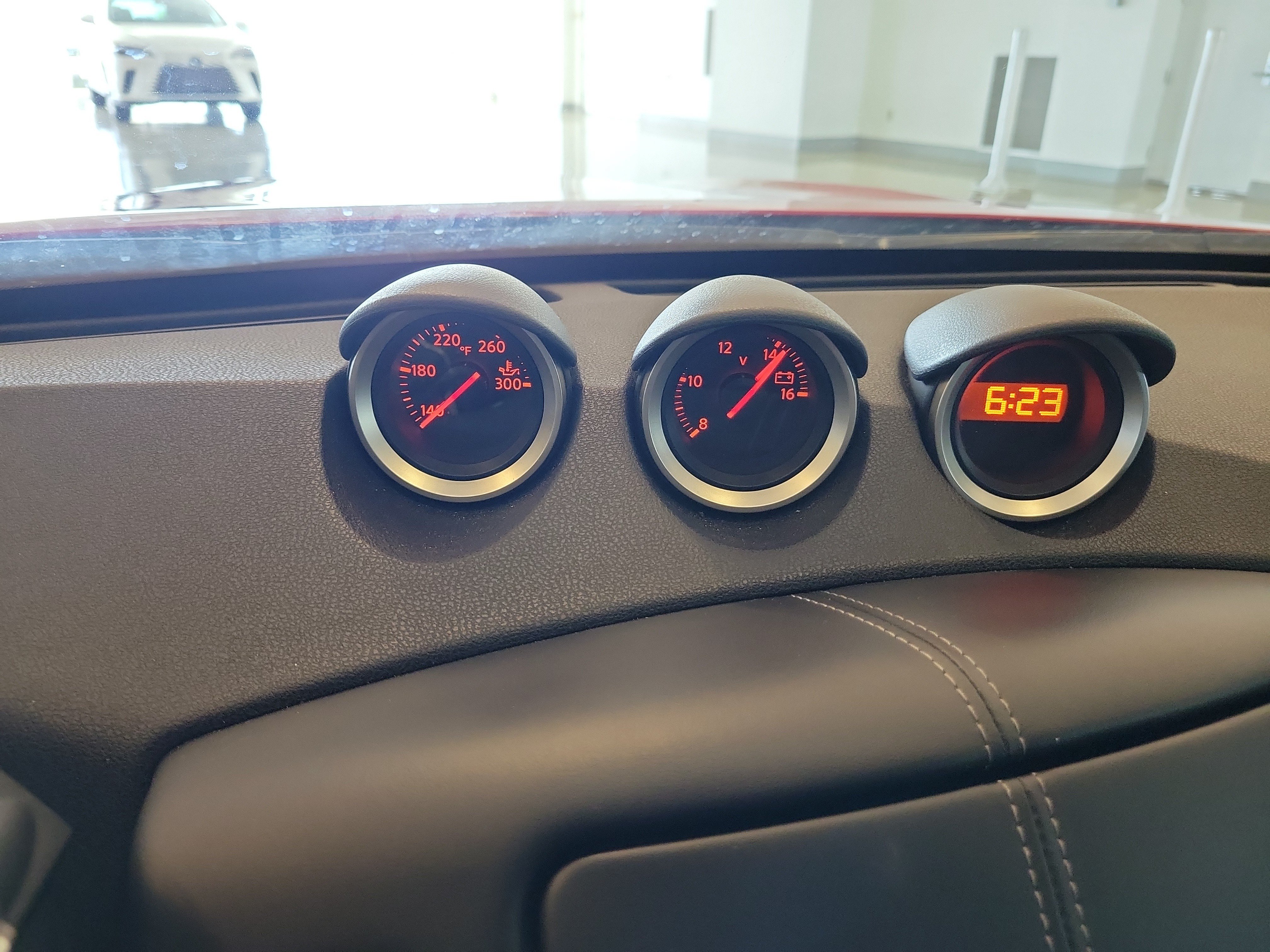 Used 2010 Nissan 370Z Touring RWD image 26