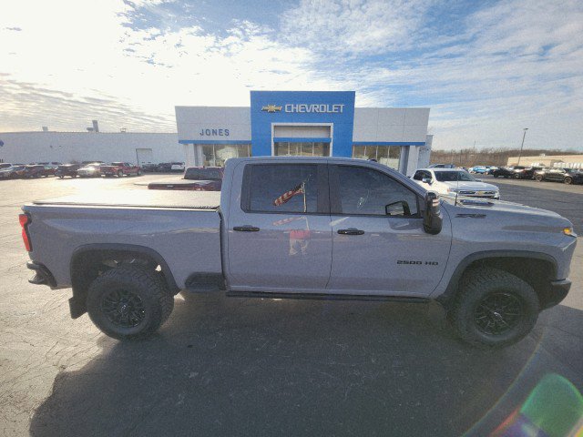 Used 2024 Chevrolet Silverado 2500 ZR2 w/ Technology Package image 6