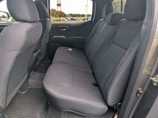 Used 2016 Toyota Tacoma TRD Off-Road w/ Premium & Technology Package AWD/4WD image 15