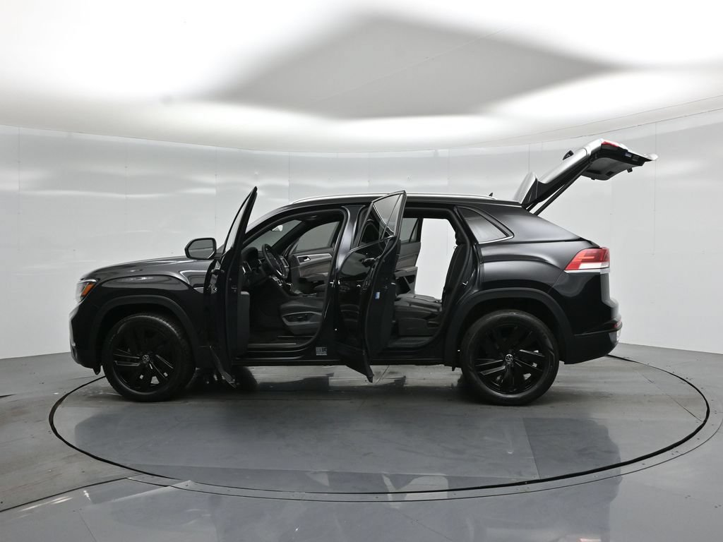Used 2023 Volkswagen Atlas Cross Sport SE w/ Black Wheel Package AWD/4WD image 33