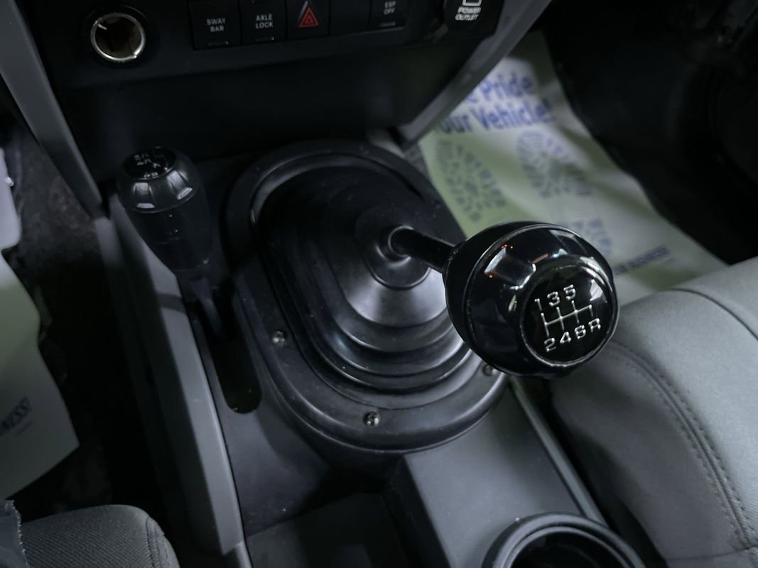 Used 2008 Jeep Wrangler Unlimited Rubicon w/ Dual Top Group image 24