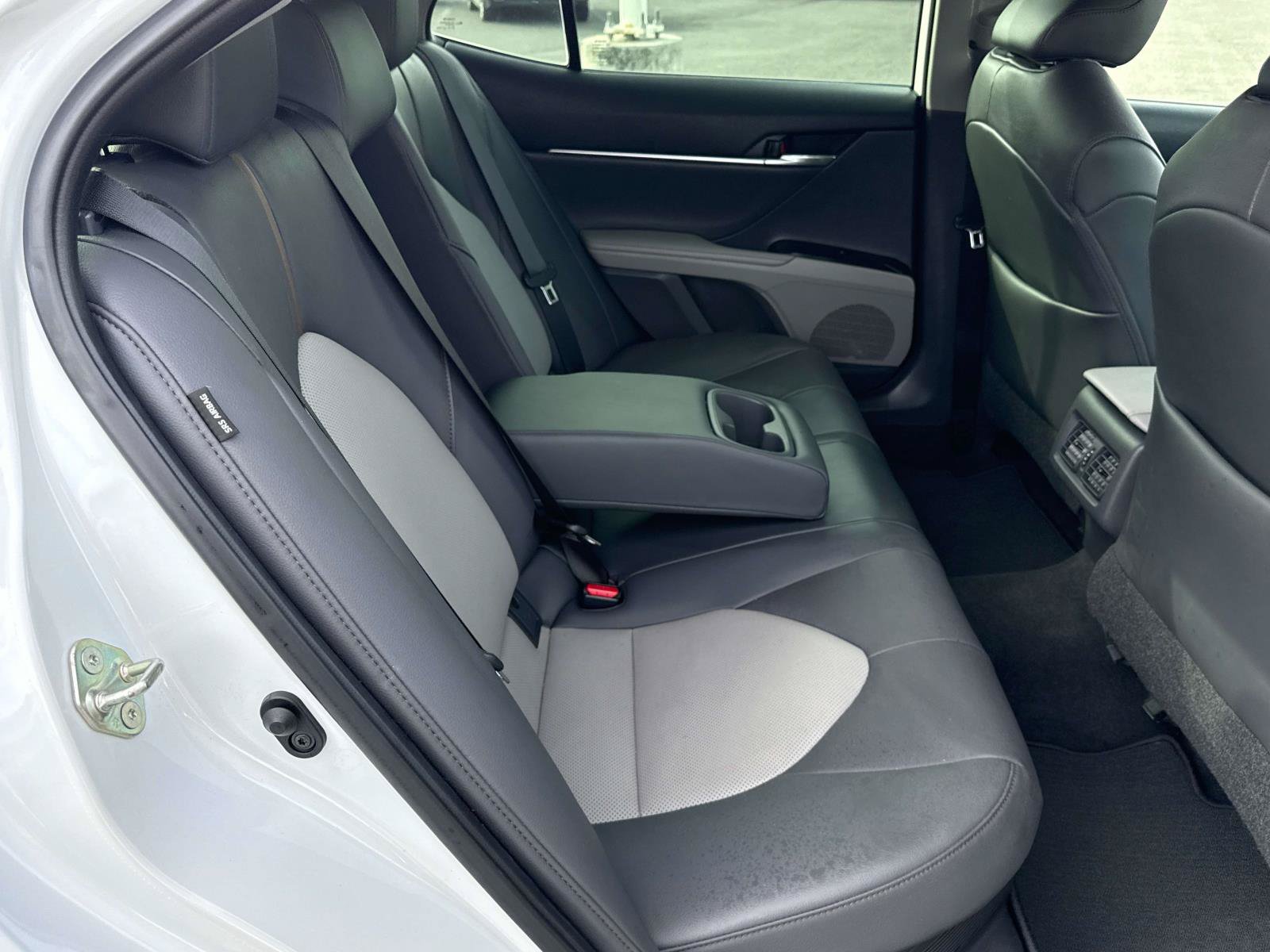 Used 2020 Toyota Camry XLE w/ Carpet Mat Package FWD image 16