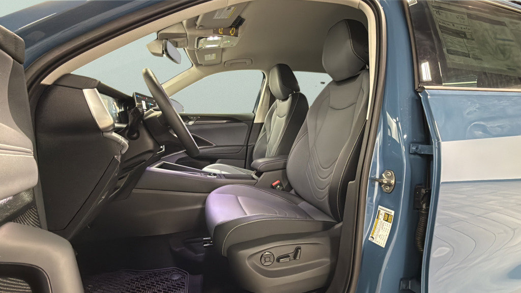 New 2026 Volkswagen Tiguan SE image 17