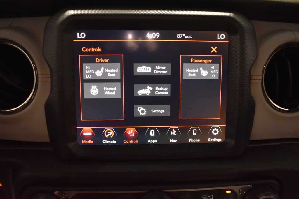 Used 2022 Jeep Wrangler Unlimited Sahara AWD/4WD image 23