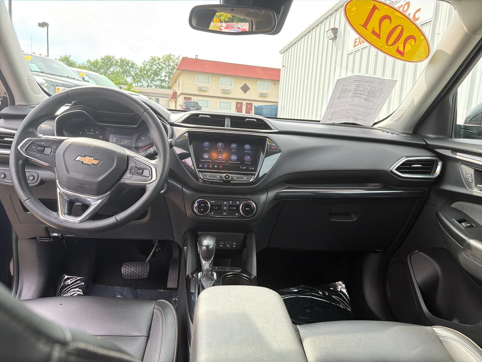Used 2021 Chevrolet TrailBlazer LT w/ Premium Seating Package FWD image 15