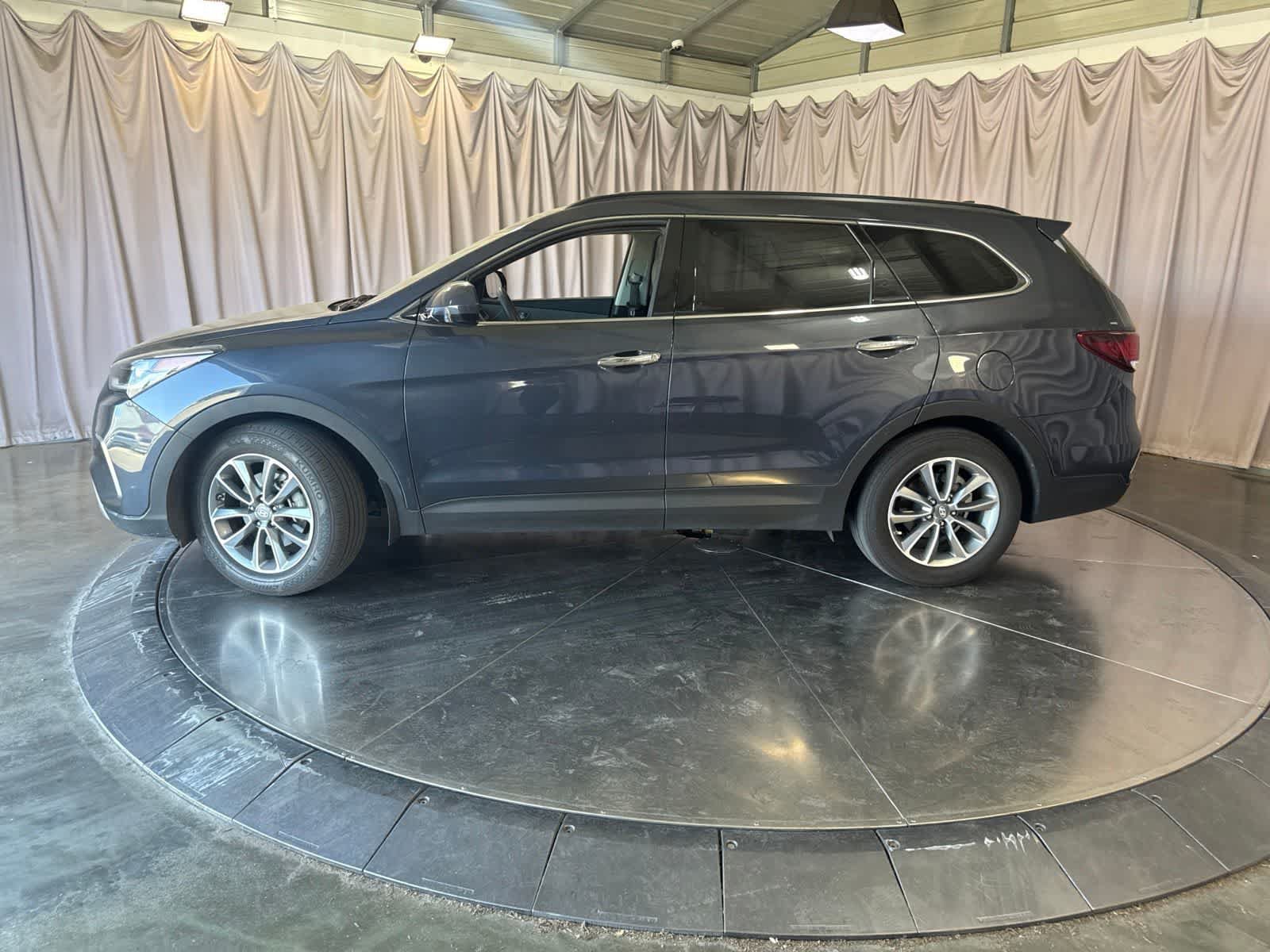 Used 2017 Hyundai Santa Fe SE FWD image 8