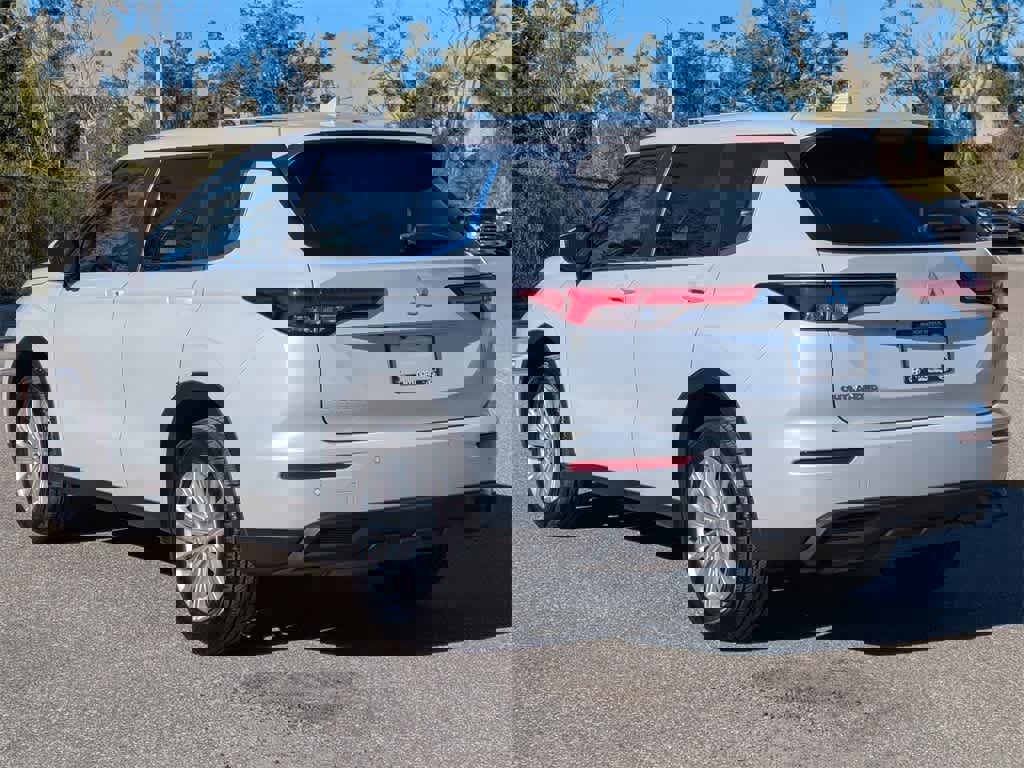 Used 2022 Mitsubishi Outlander ES image 3