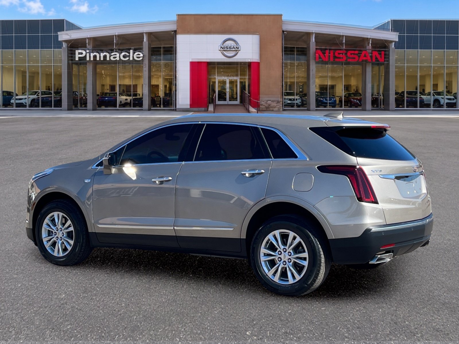 Used 2022 Cadillac XT5 Luxury FWD image 4
