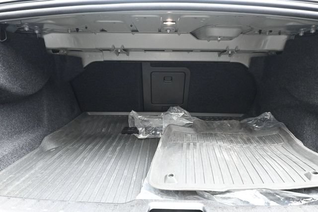 Used 2025 Volvo S60 B5 Plus FWD image 30