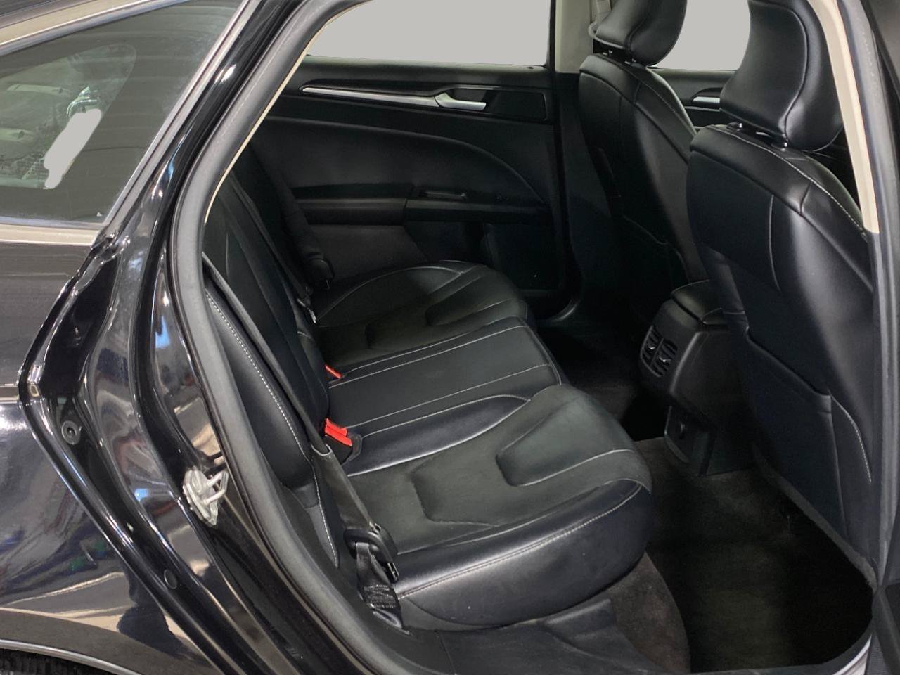 Used 2019 Ford Fusion Titanium AWD/4WD image 32