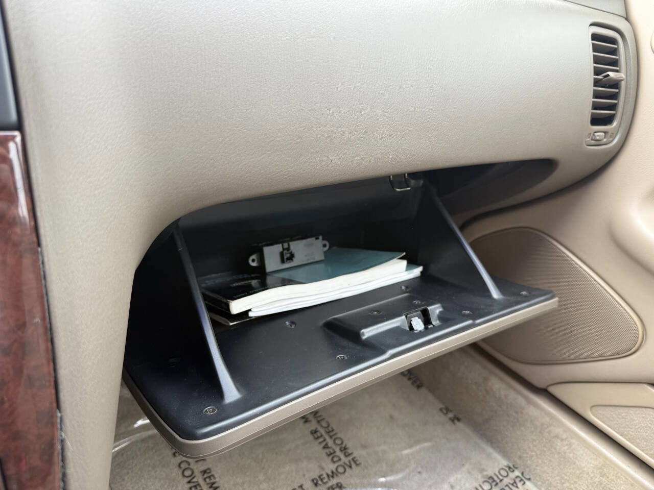 Used 1997 Nissan Maxima GLE image 19