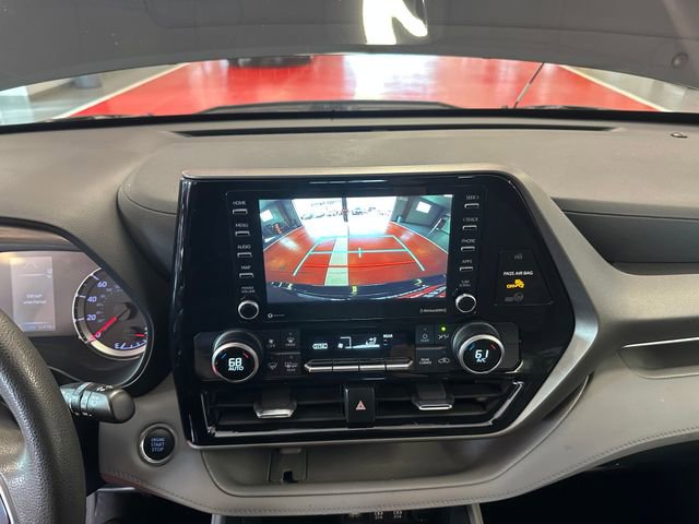 Certified 2021 Toyota Highlander L image 23
