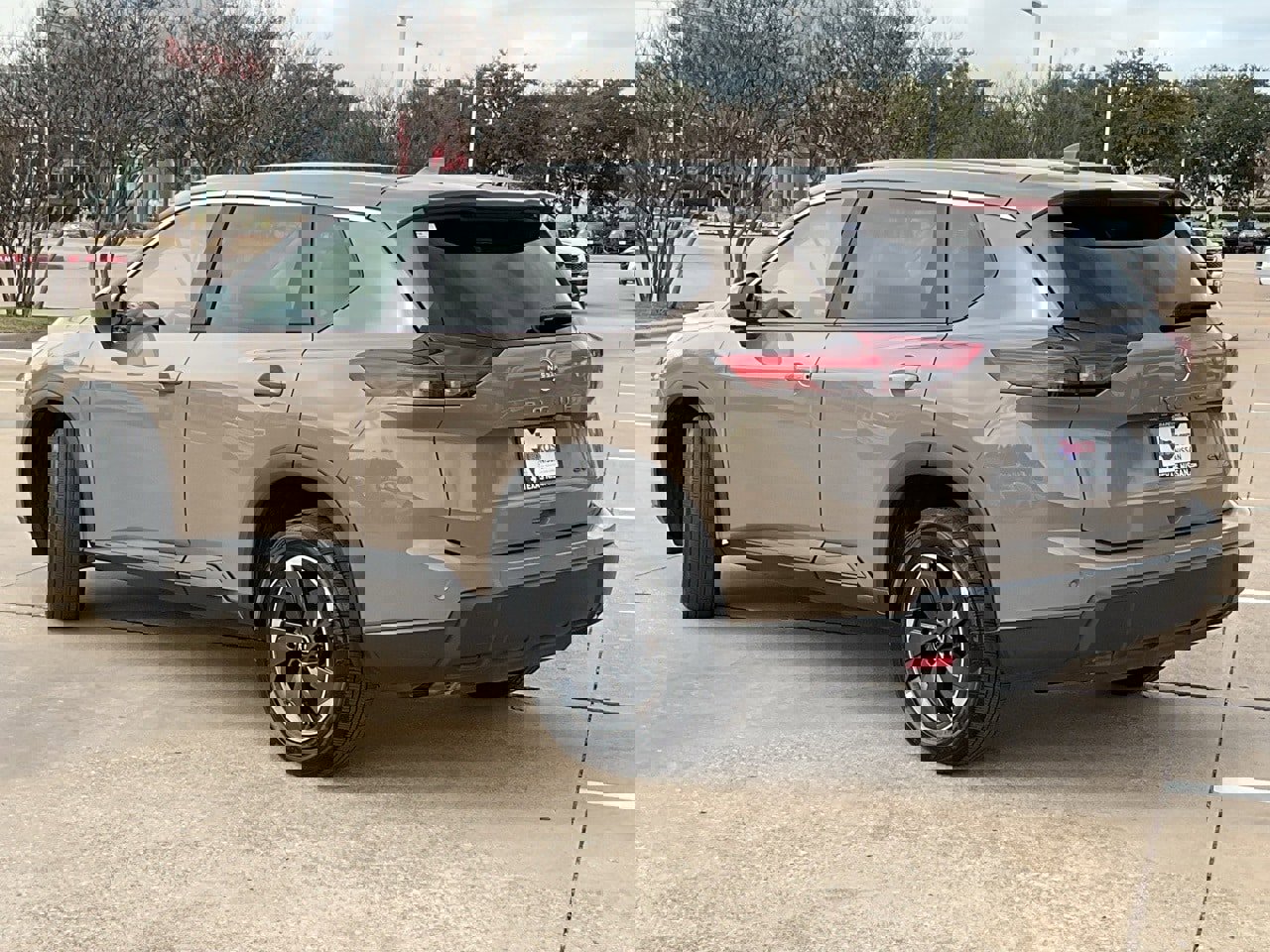 Used 2024 Nissan Rogue SV image 7