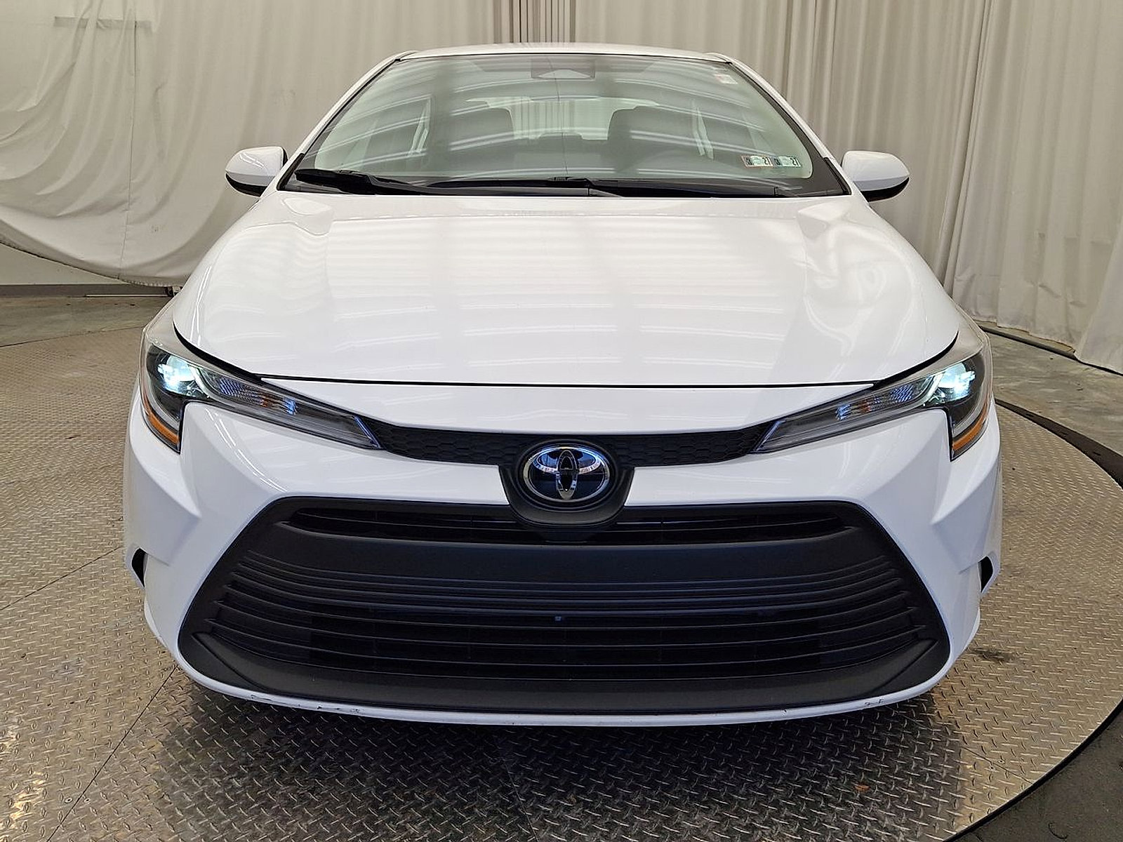 Certified 2025 Toyota Corolla LE image 28