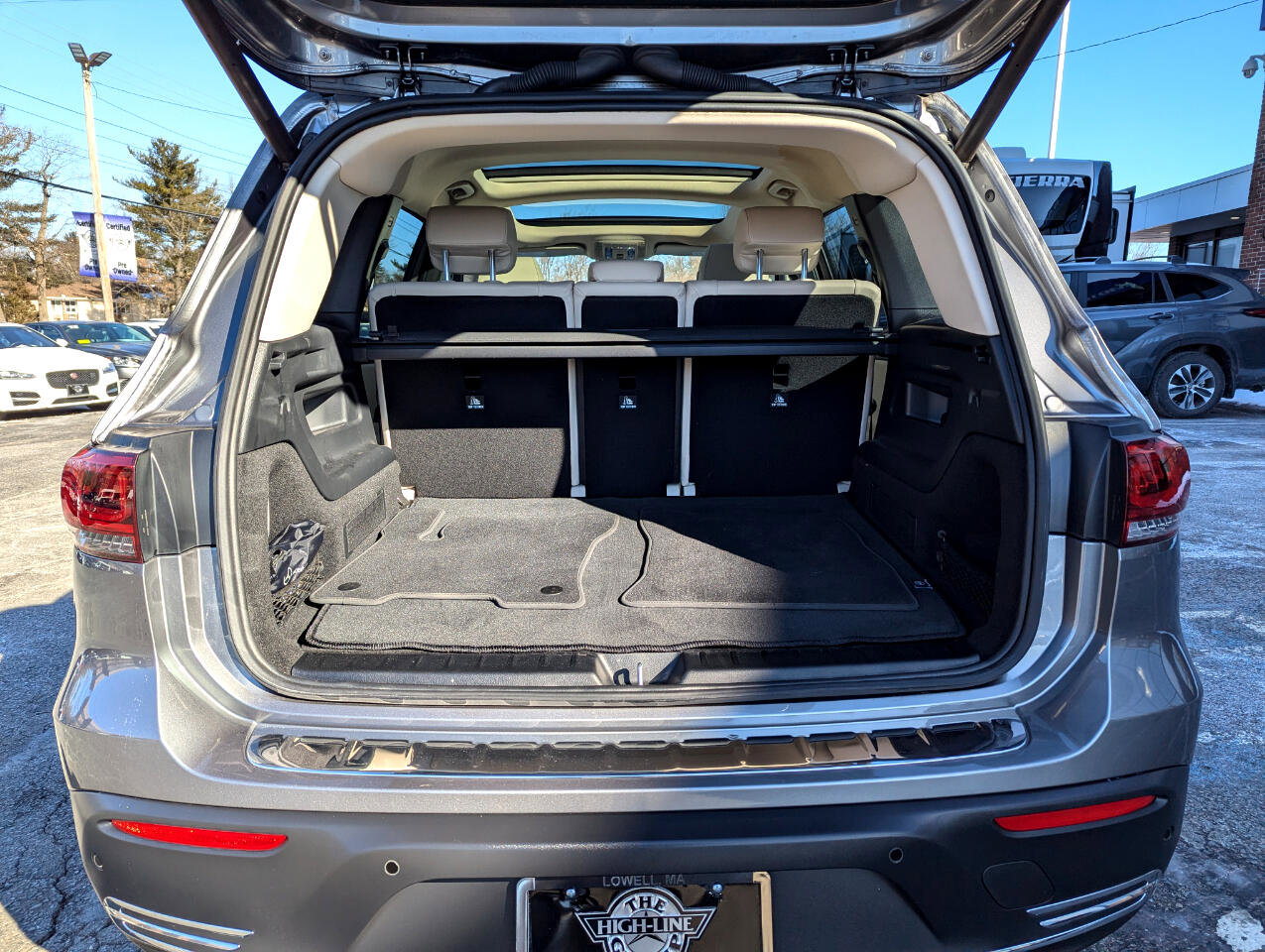 Used 2022 Mercedes-Benz EQB 300 4MATIC image 48