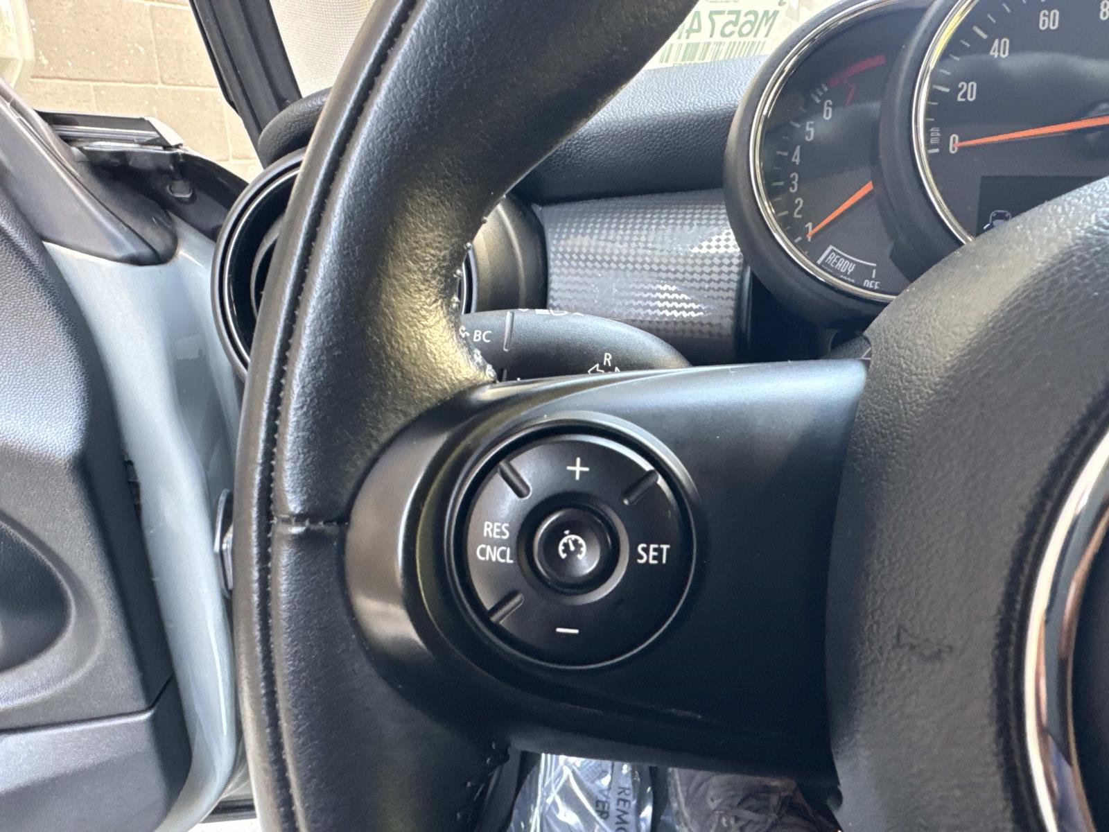 Used 2020 MINI Cooper 2-Door Hardtop FWD image 12
