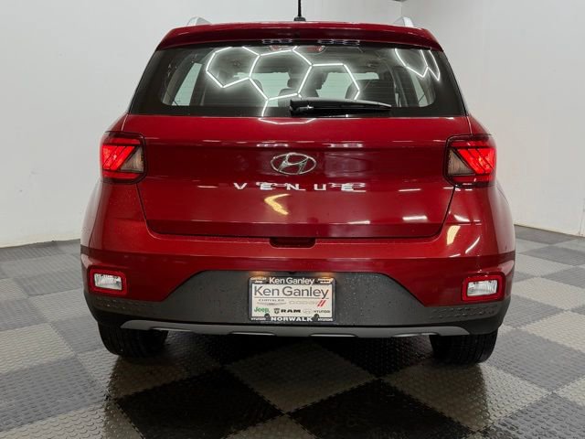 Certified 2024 Hyundai Venue SEL image 12