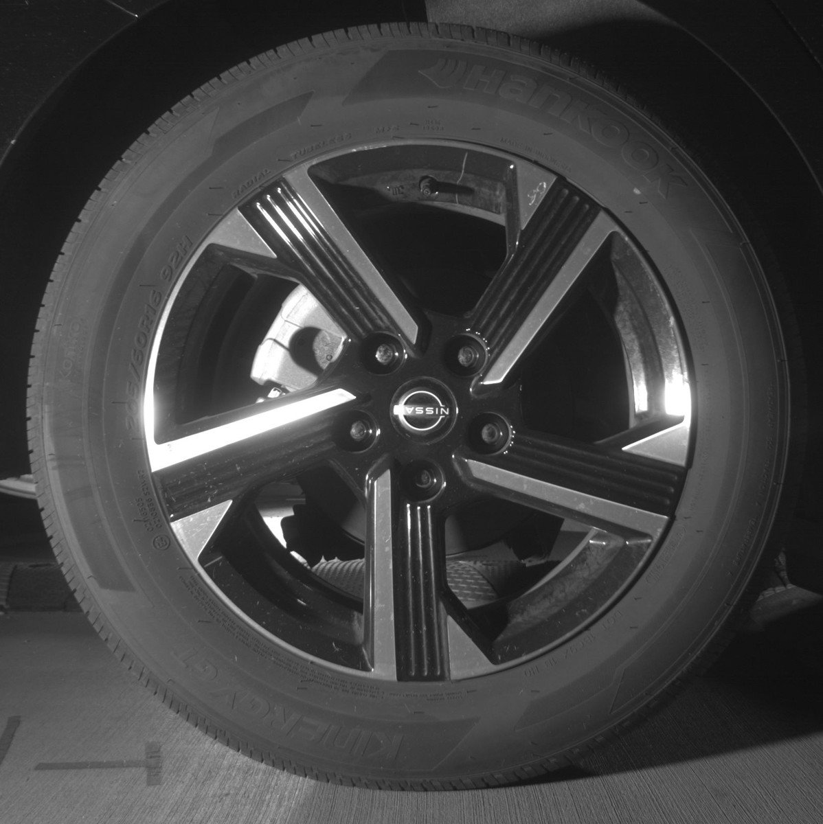 Used 2025 Nissan Sentra SV FWD image 15