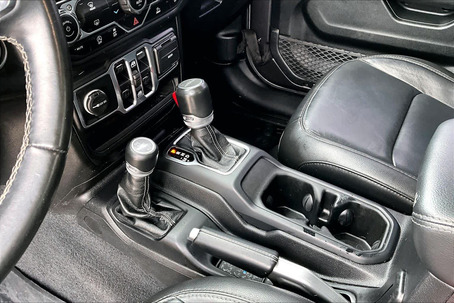 Used 2021 Jeep Gladiator Overland AWD/4WD image 17