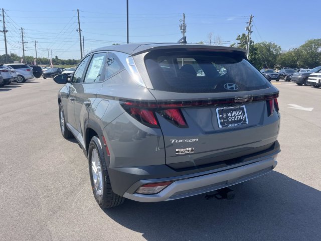 New 2026 Hyundai Tucson SE w/ Tow & Go Package FWD image 3