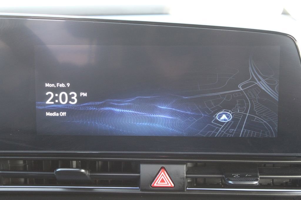 Used 2025 Hyundai Elantra SEL image 24