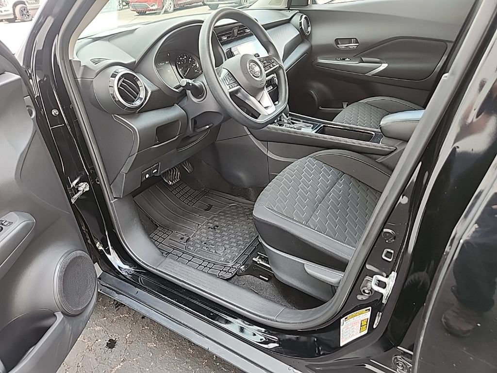 Used 2021 Nissan Kicks SV FWD image 24