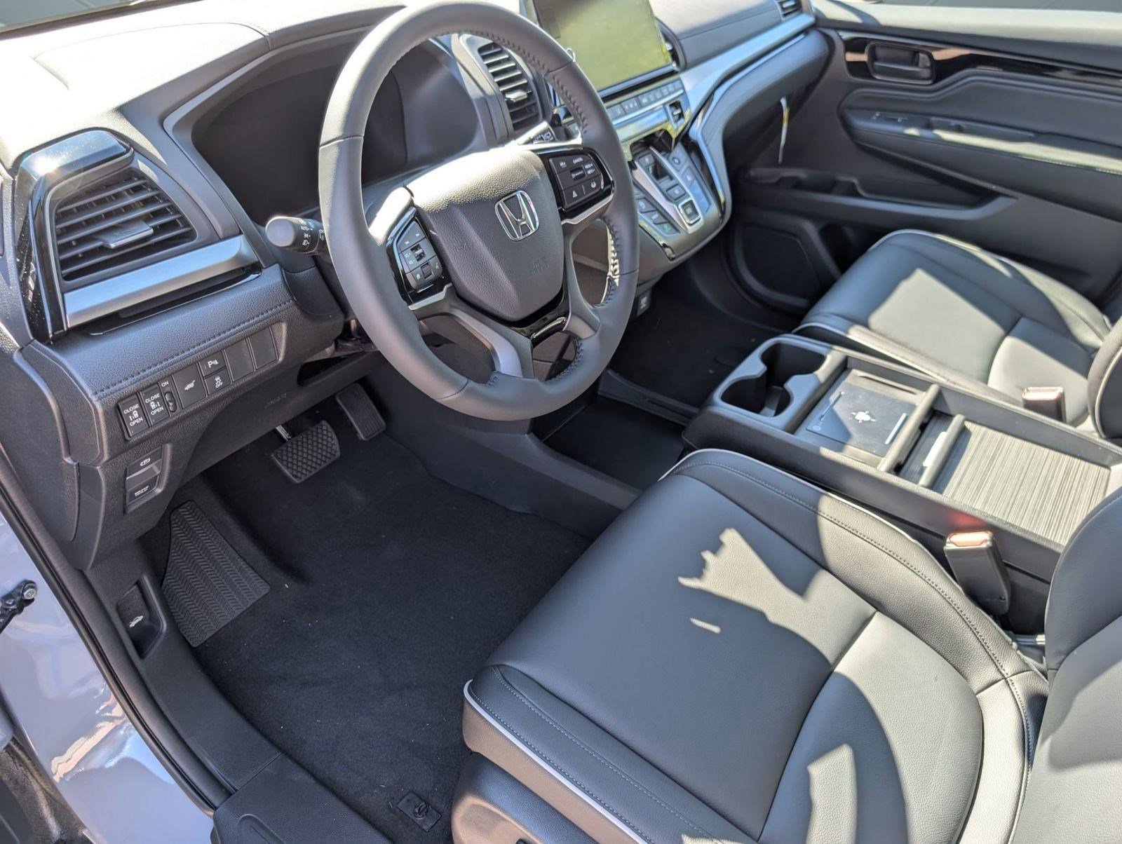 New 2026 Honda Odyssey Touring image 4