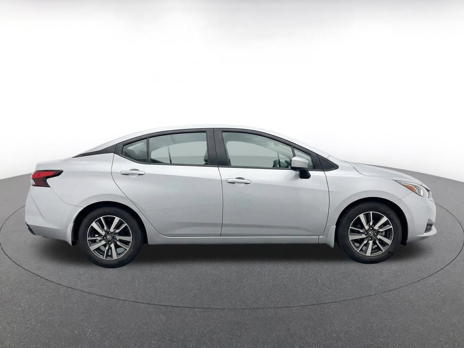 Used 2025 Nissan Versa SV FWD image 10