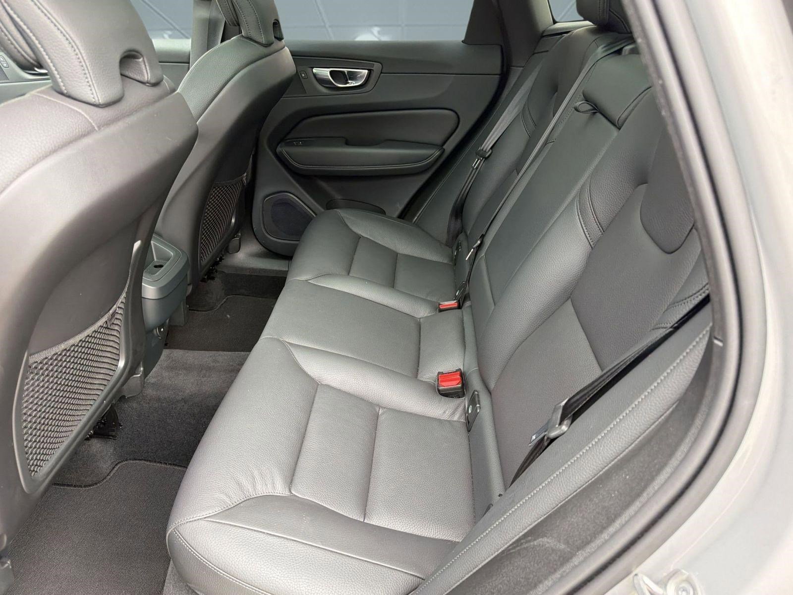 Certified 2025 Volvo XC60 B5 Plus image 15