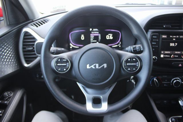 Used 2023 Kia Soul LX w/ LX Technology Package image 12