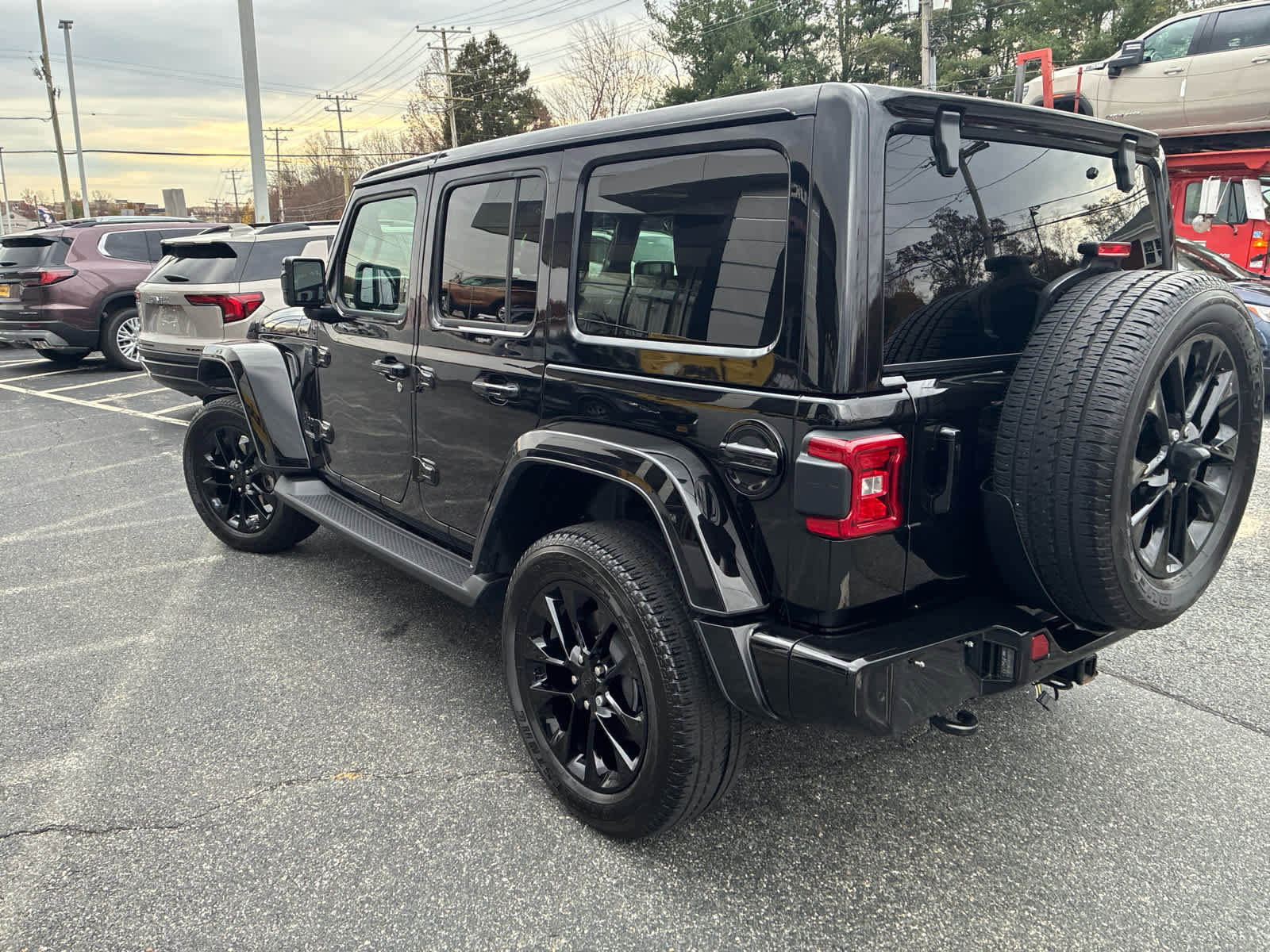 Used 2021 Jeep Wrangler Unlimited Sahara image 5