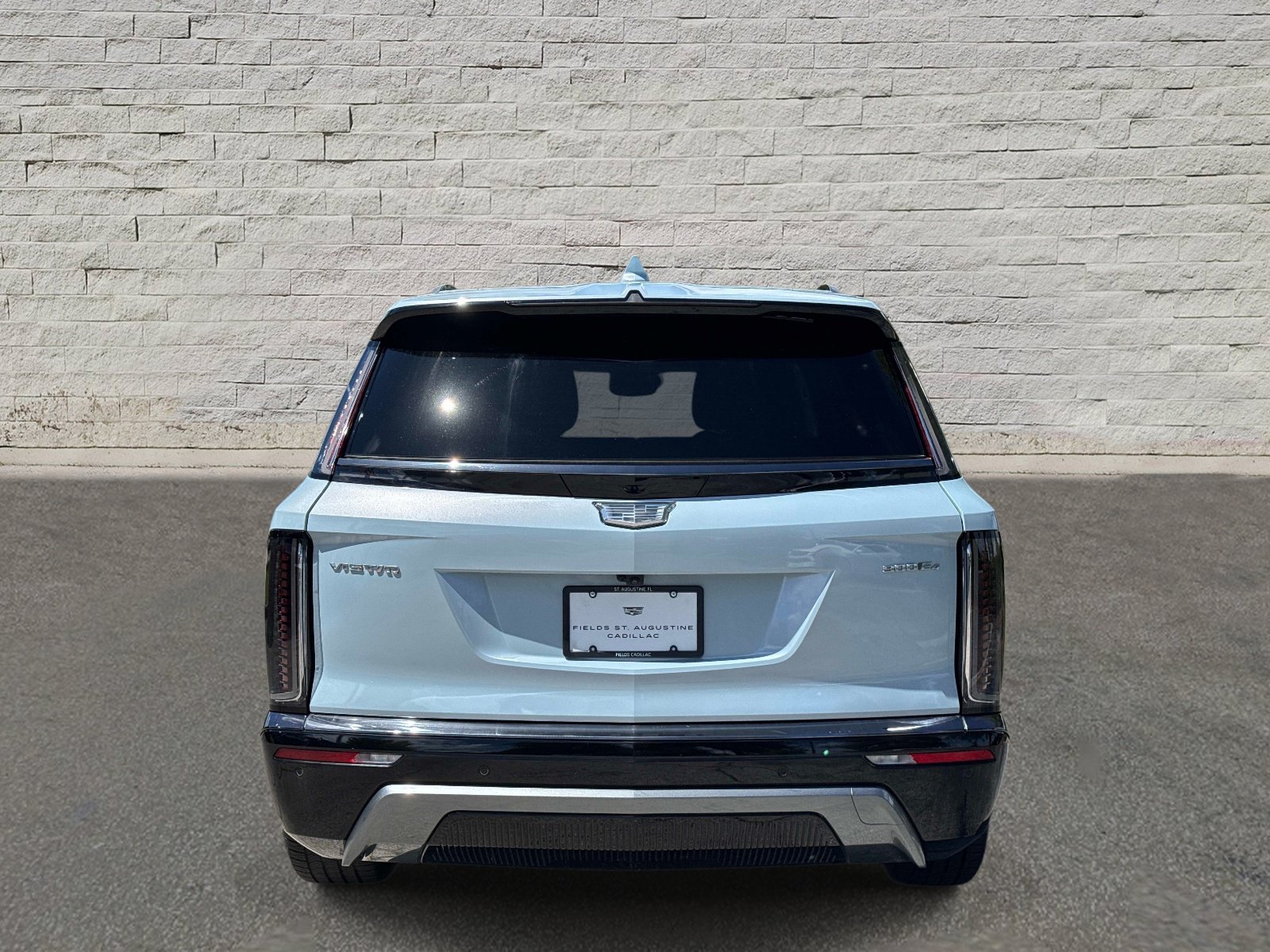 Used 2026 Cadillac Vistiq Premium Luxury w/ LPO, Floor Liner Package AWD/4WD image 4