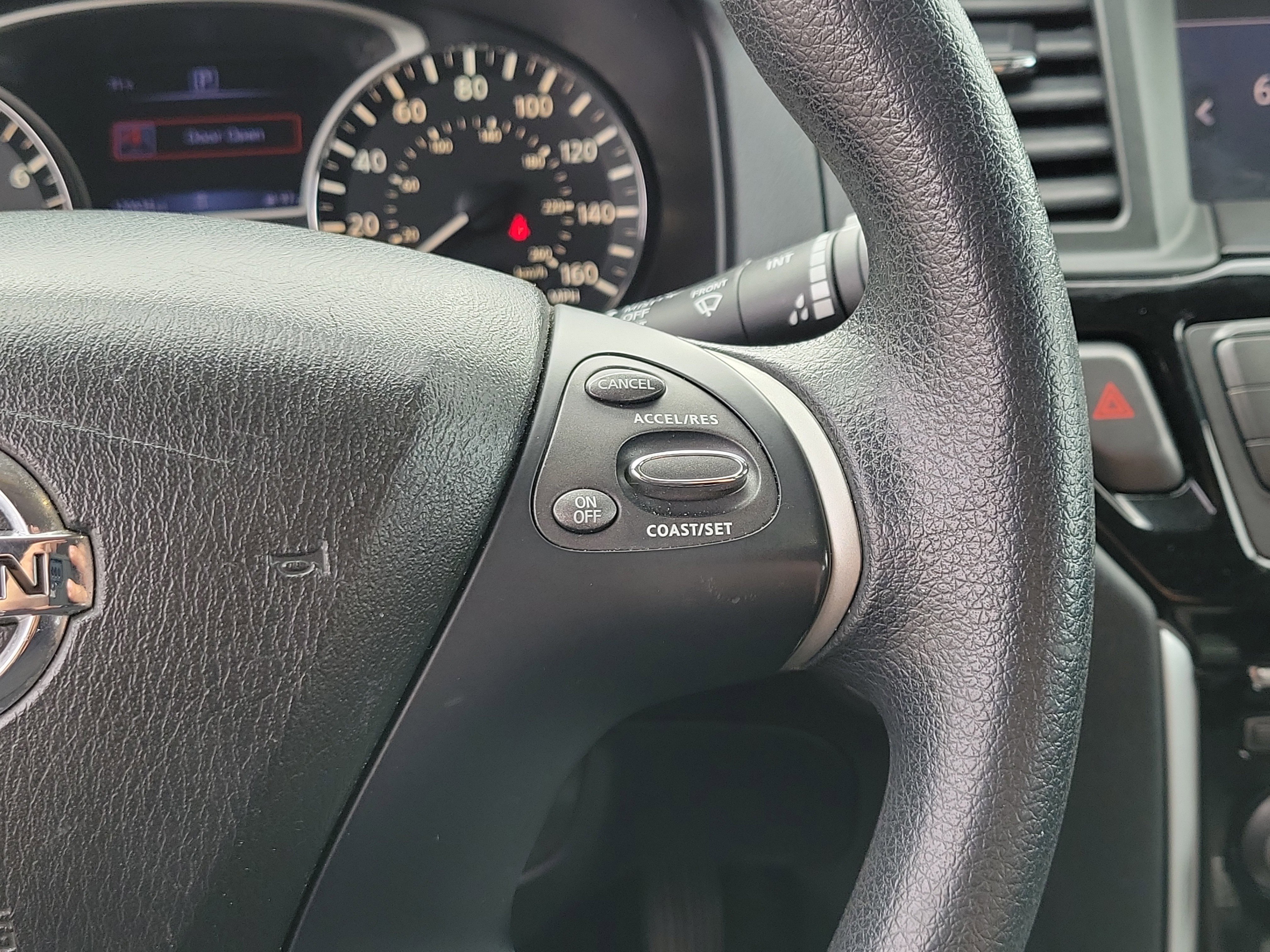 Used 2018 Nissan Pathfinder S image 26