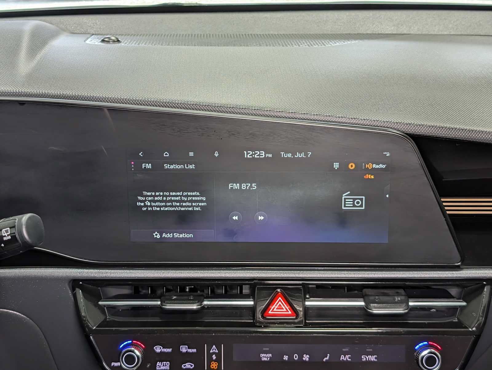 Used 2024 Kia Niro EX FWD image 18
