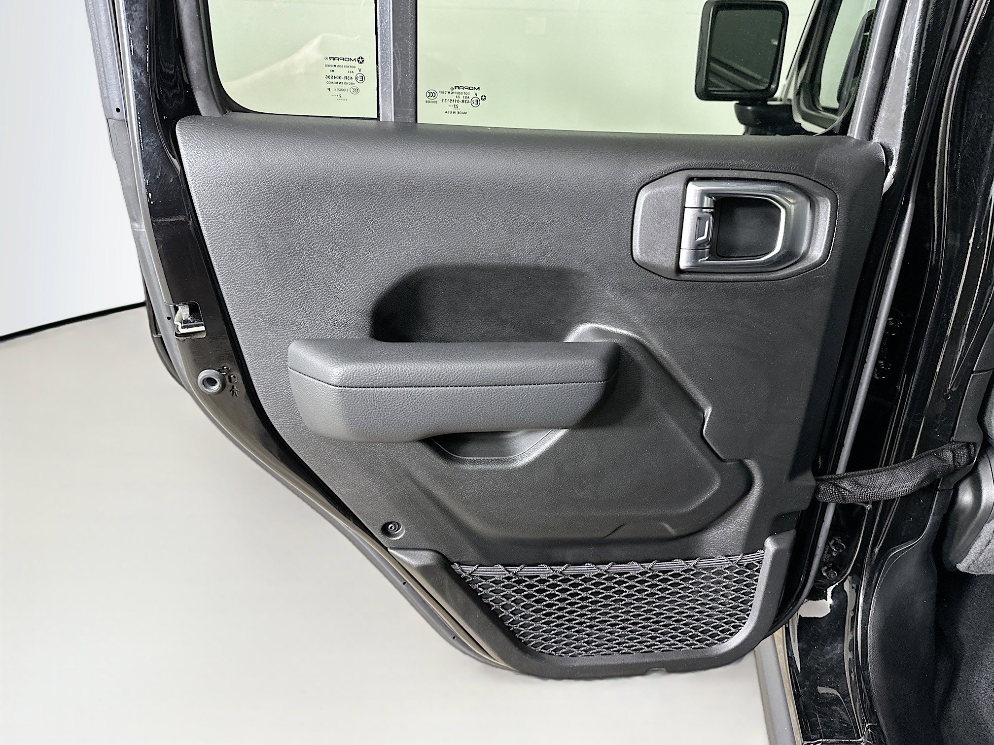 Used 2023 Jeep Wrangler Unlimited w/ Cold Weather Group image 26