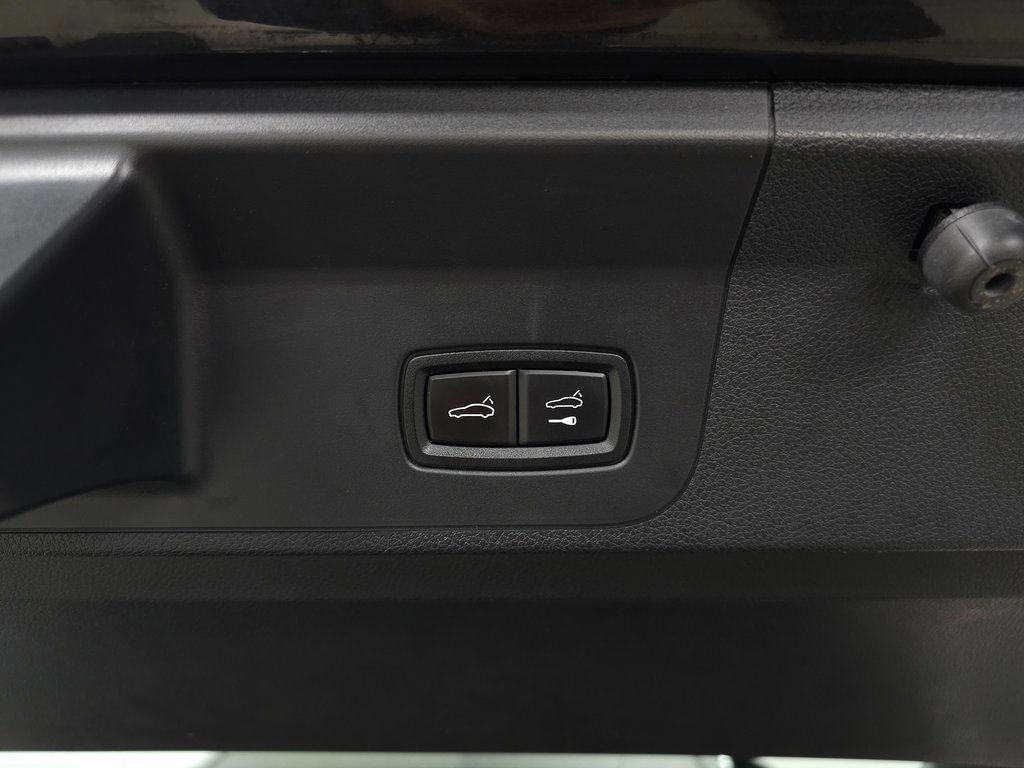 Used 2020 Porsche Panamera GTS image 9