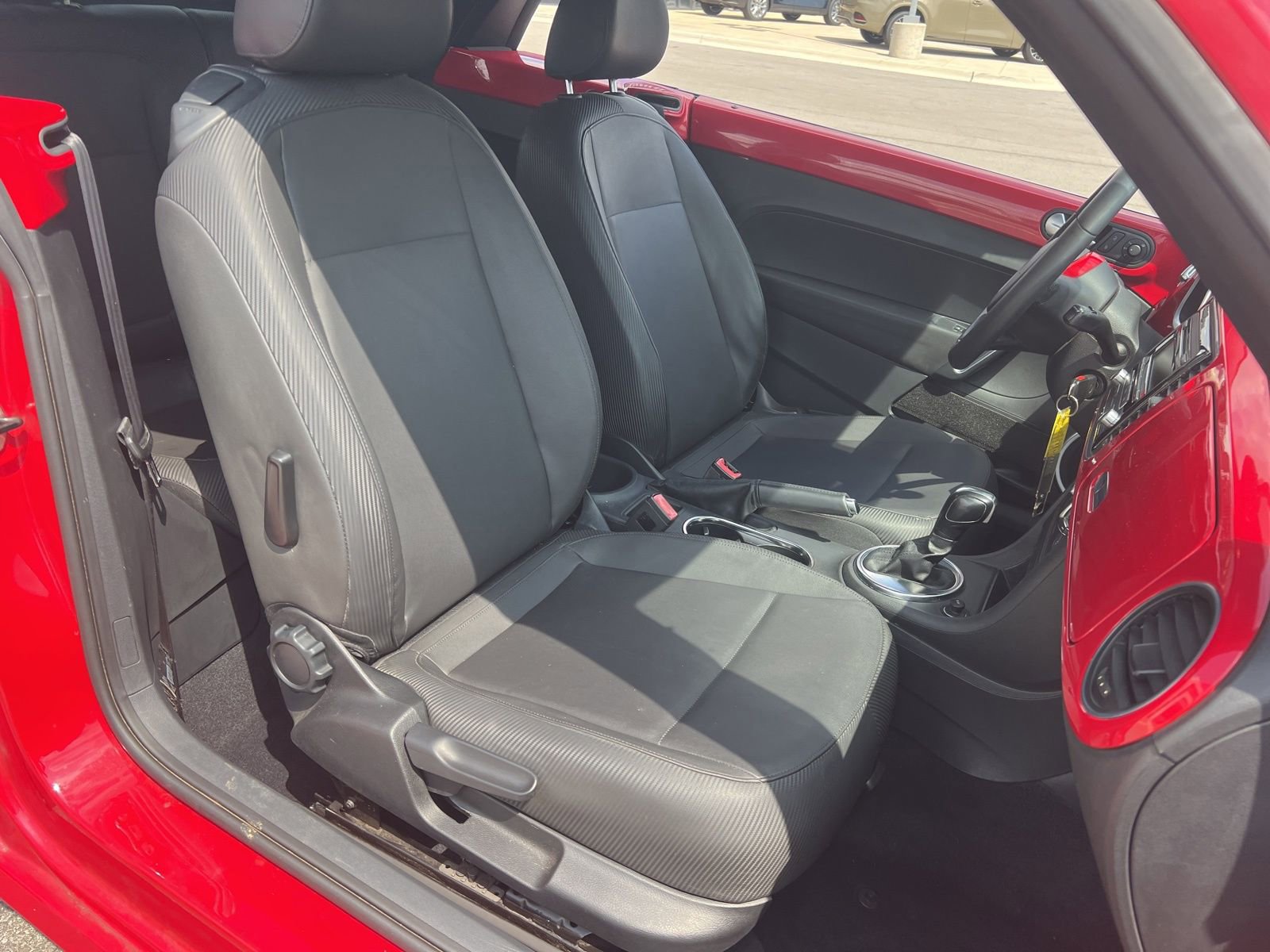 Used 2013 Volkswagen Beetle 2.5 FWD image 24