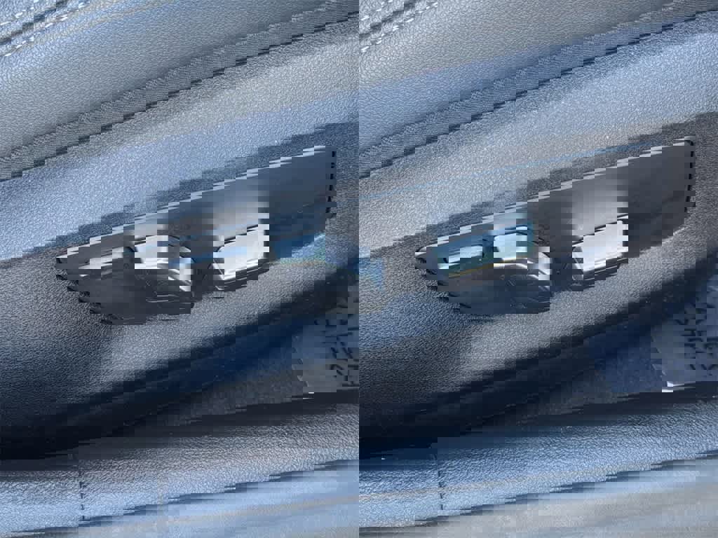 Used 2023 BMW 530e xDrive image 42