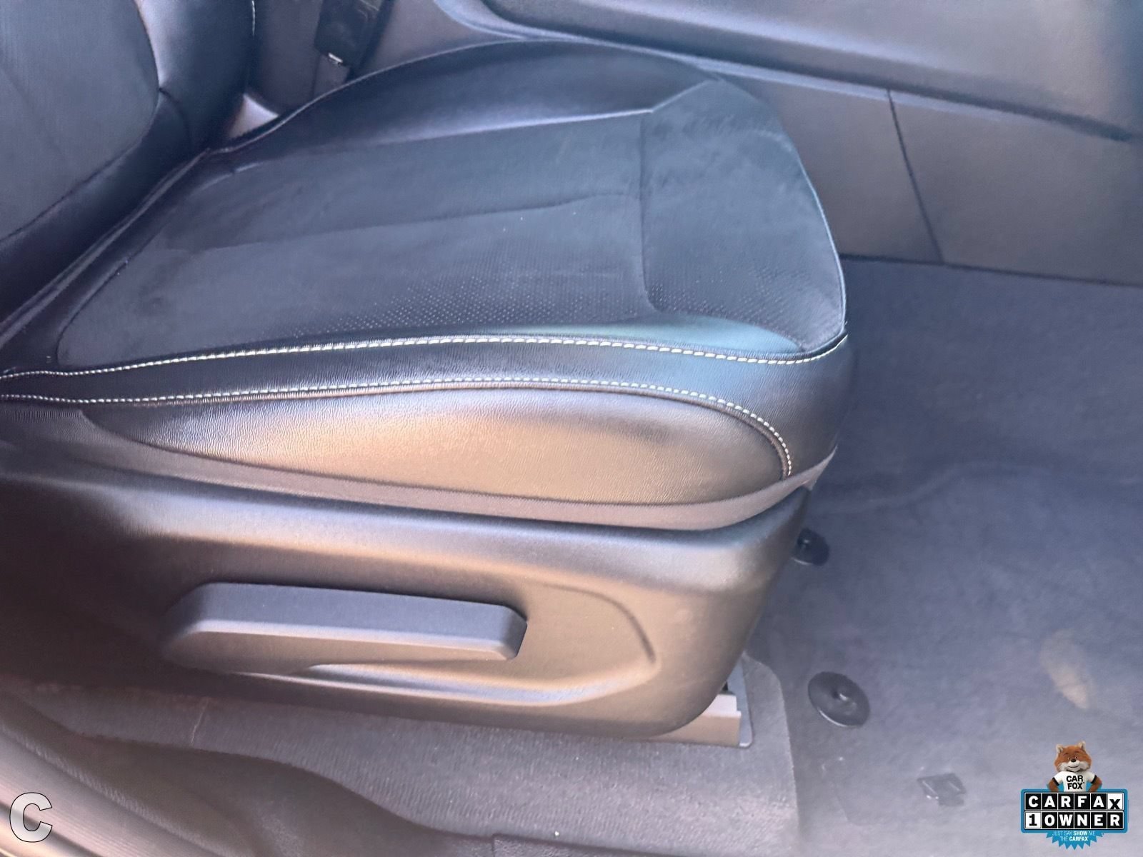 Used 2023 Jeep Grand Cherokee Altitude RWD image 13