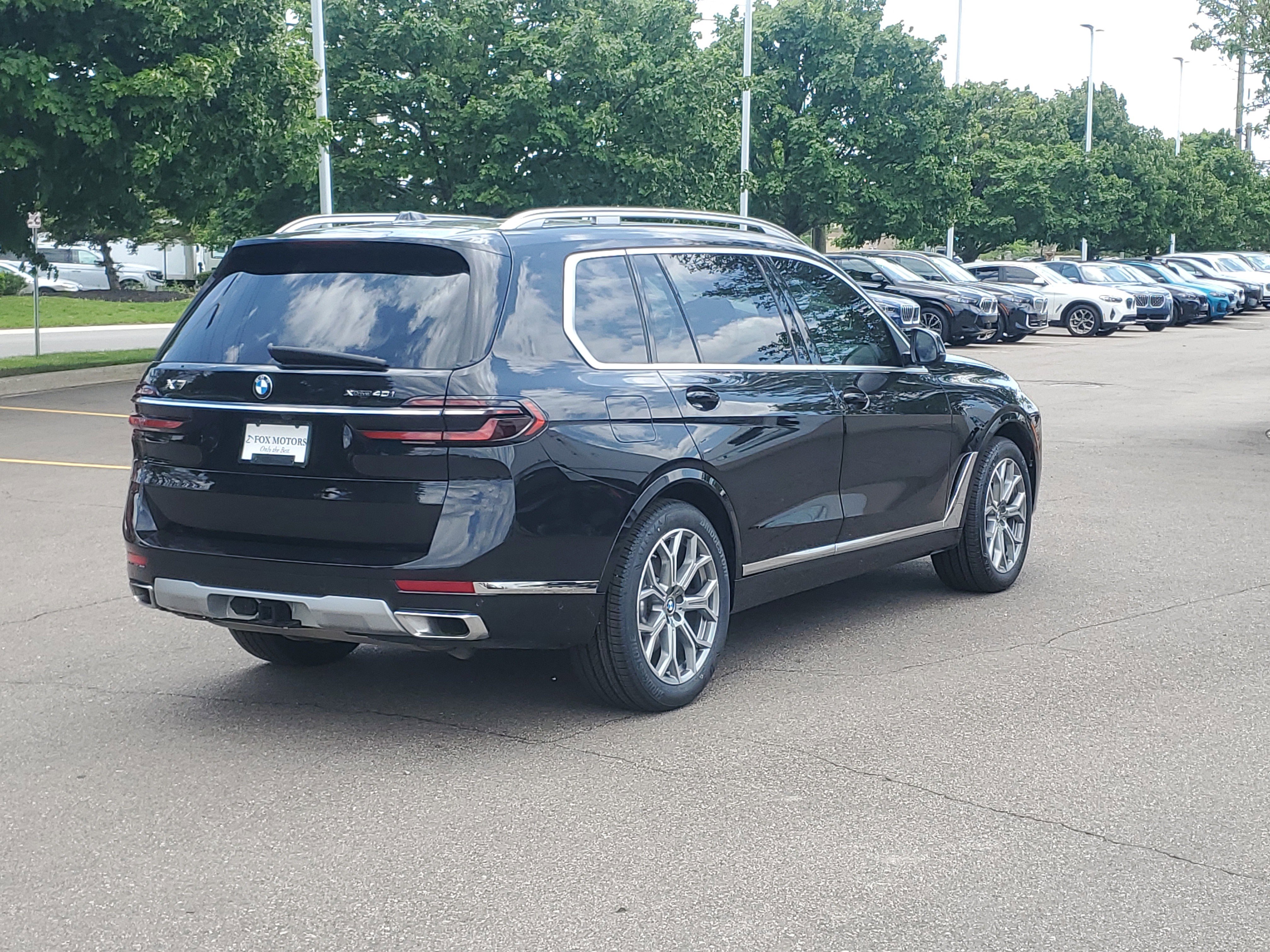 Certified 2024 BMW X7 xDrive40i w/ Premium Package AWD/4WD image 3
