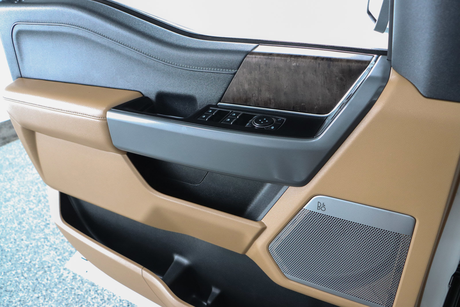 Used 2023 Ford F150 Lariat image 23