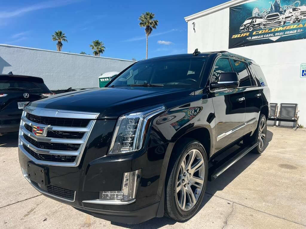 Used 2018 Cadillac Escalade Premium Luxury RWD image 1