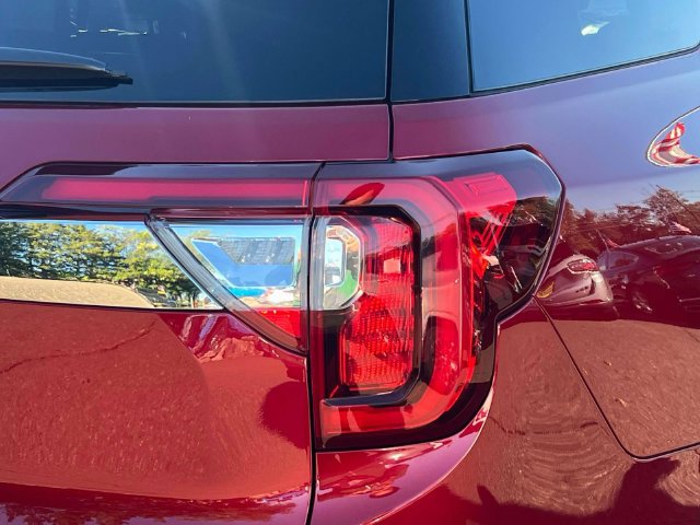 Used 2021 GMC Acadia Denali w/ Denali Ultimate Package AWD/4WD image 9