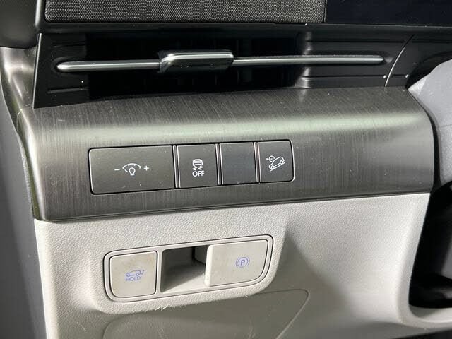 Used 2024 Hyundai Kona Limited FWD image 28