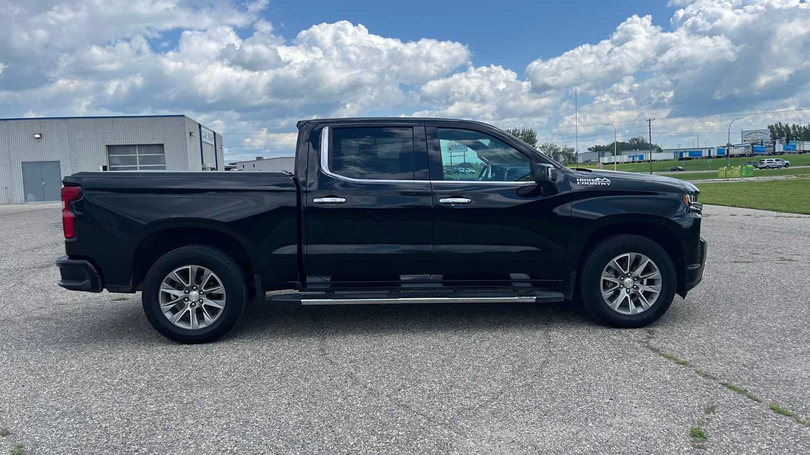 Used 2021 Chevrolet Silverado 1500 High Country AWD/4WD image 3